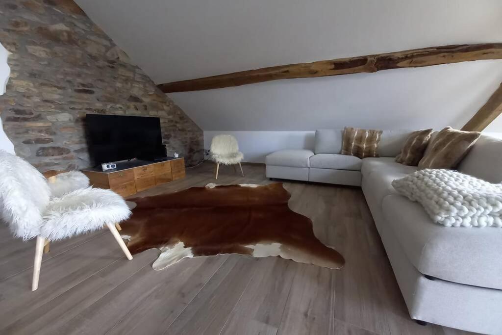 Le Grenier De Charlotte Apartment Libin Bagian luar foto